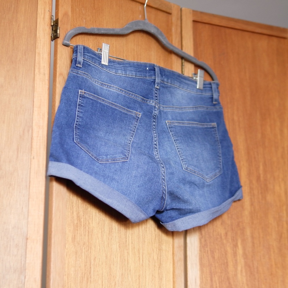 H&M Jean Shorts - Picture 6 of 10